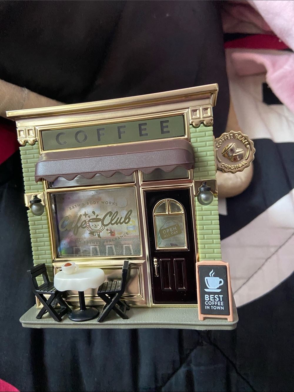 Bath & Body Works Green & Gold Cafeprojector wallflower